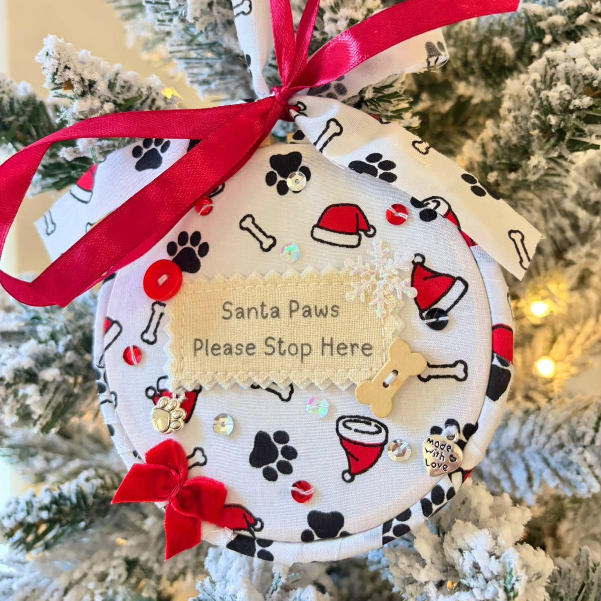 Santa Paws Please Stop Here – Handmade Christmas Dog Bauble Hoop